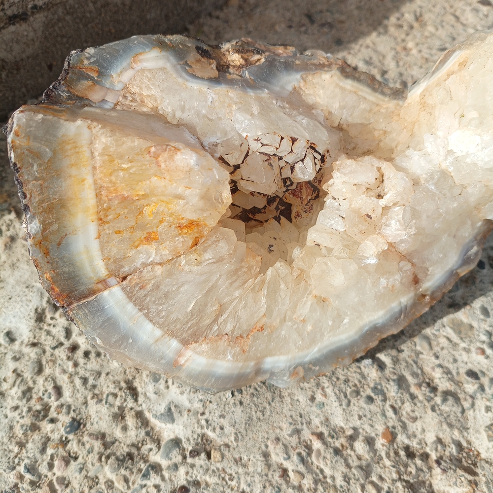 Thunder Egg. Crystal Quartz